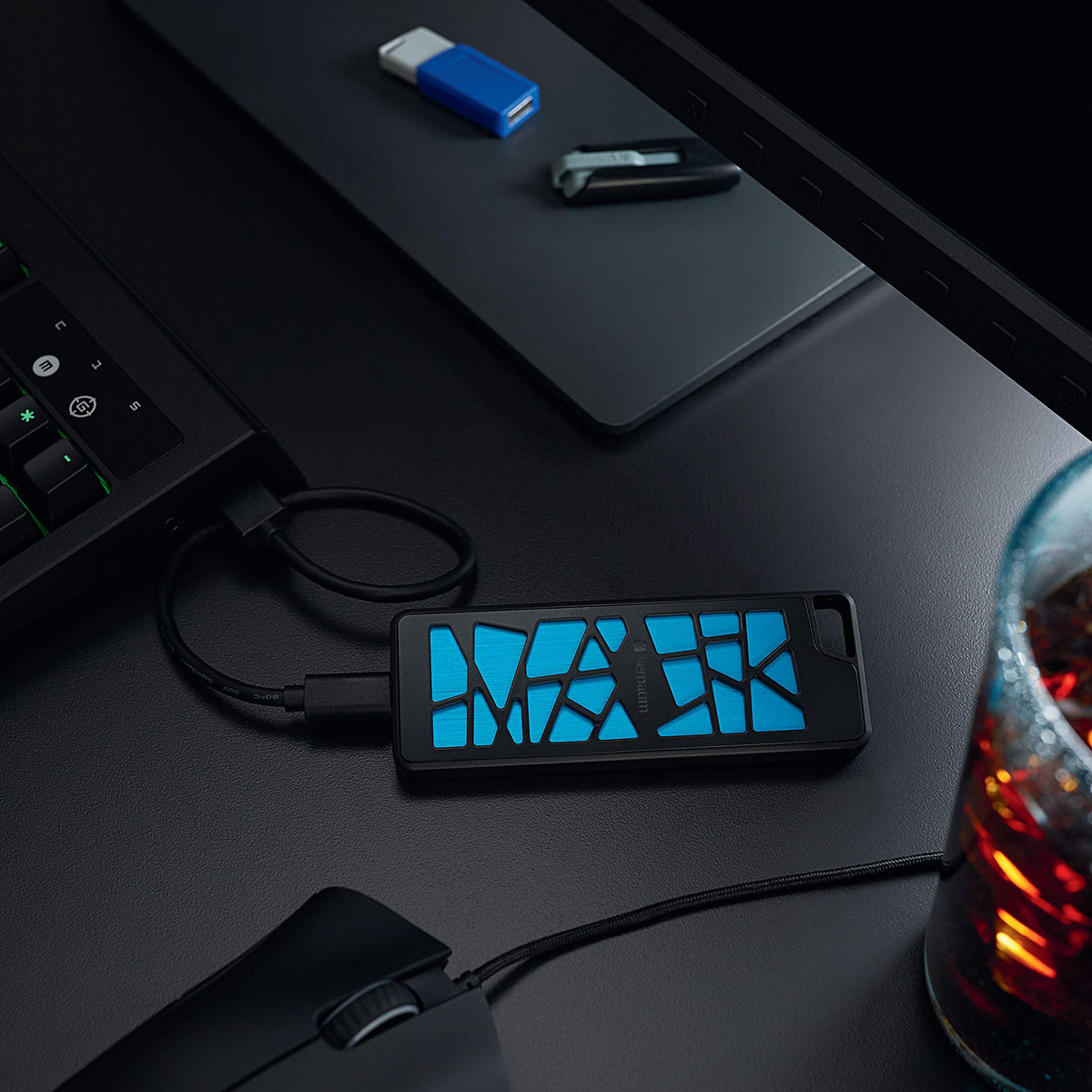 1TB Portable External Solid State Drive R264