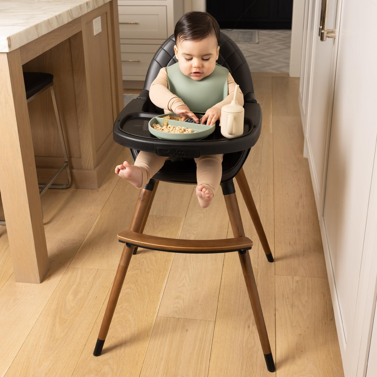 Convertible Wooden High Chair with Adjustable Height Q89376
